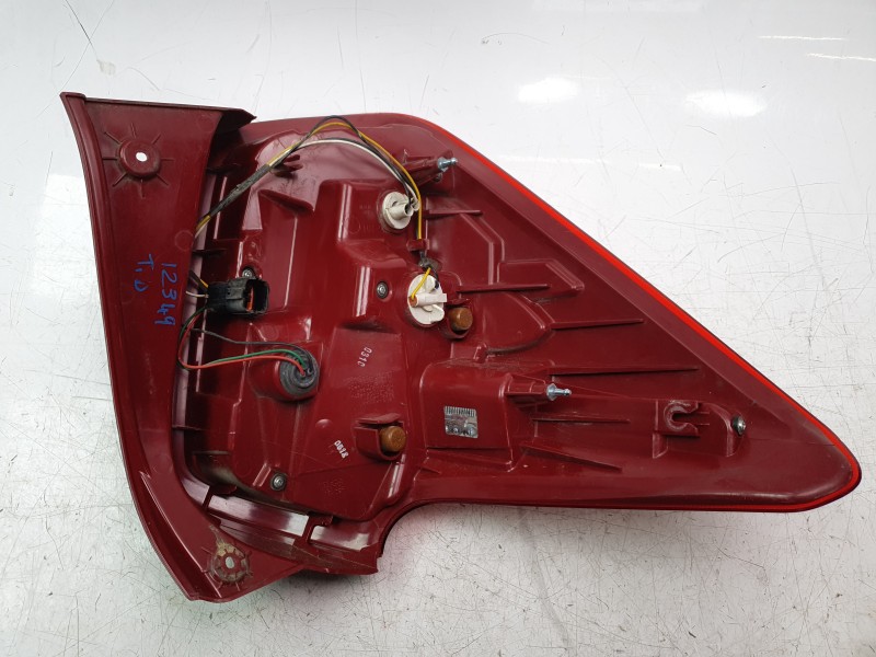 Recambio de piloto trasero derecho para ssangyong xlv suv e-xgi 160 referencia OEM IAM 8360235500  