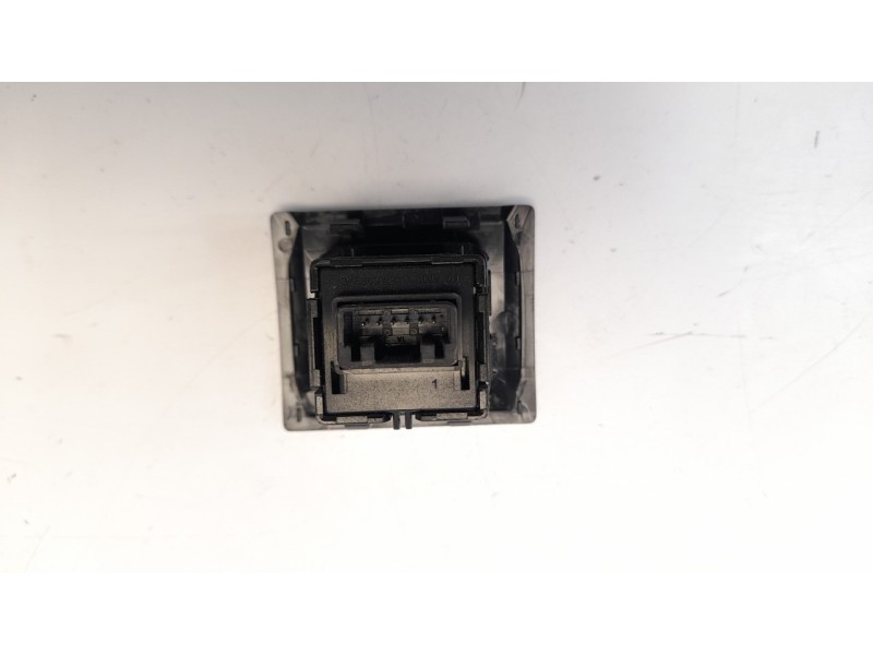 Recambio de warning para hyundai kona 1.0 tgdi cat referencia OEM IAM 93790J9000  