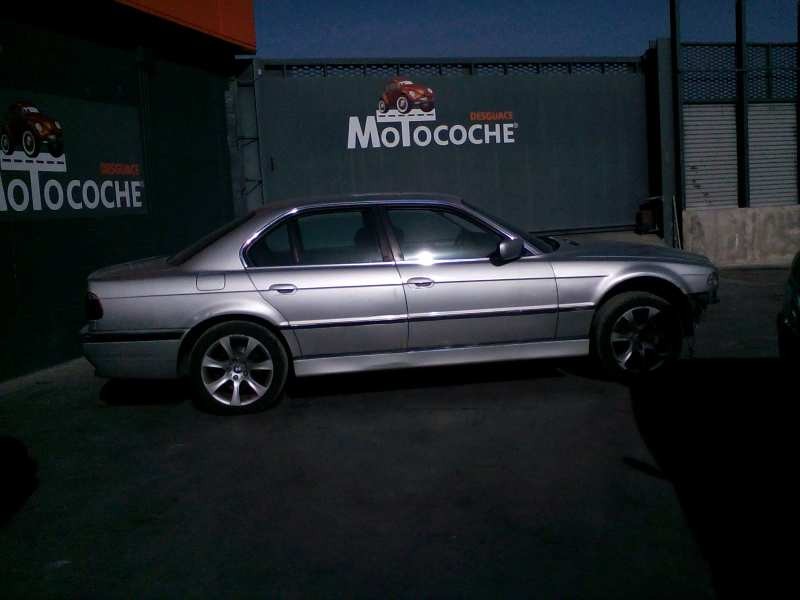 bmw serie 7 (e38) del año 2000