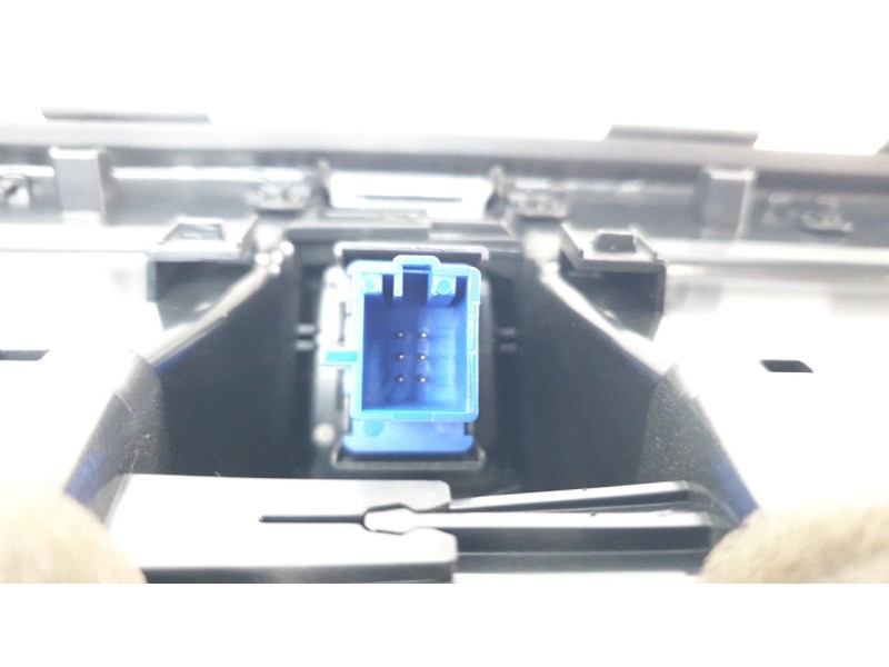 Recambio de aireador central para seat ibiza v (kj1, kjg) 1.0 tsi referencia OEM IAM 6F0819110J  