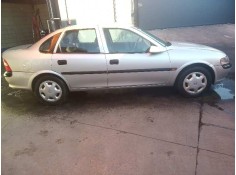 OPEL VECTRA B BERLINA