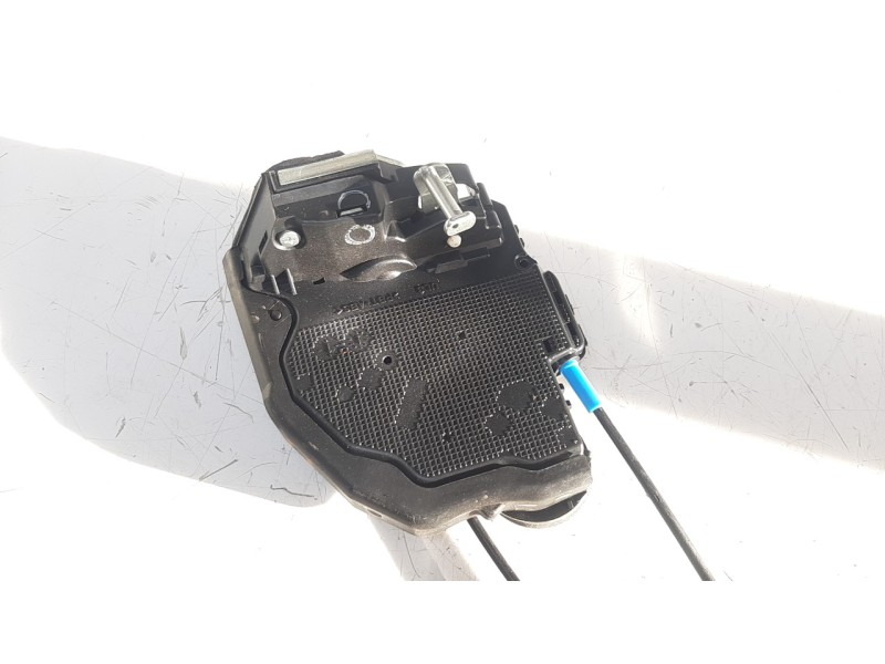 Recambio de cerradura puerta trasera izquierda para toyota corolla (e21) referencia OEM IAM 6906002600  