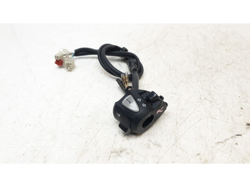 Recambio de piña luces izquierda para honda pcx 125 referencia OEM IAM 35200K1YD12  