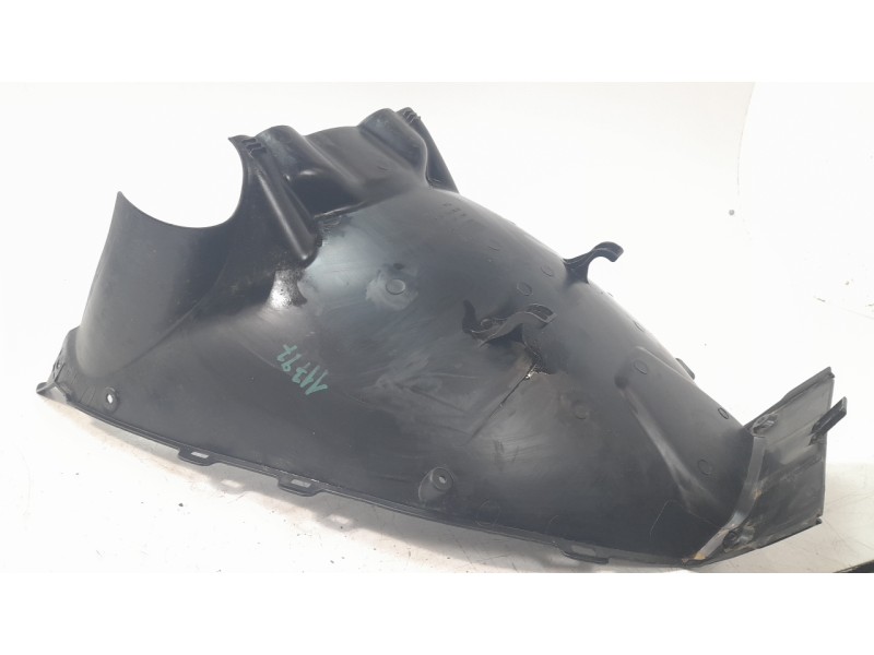 Recambio de moldura para honda pcx 125 referencia OEM IAM 64521K1ZJ100  