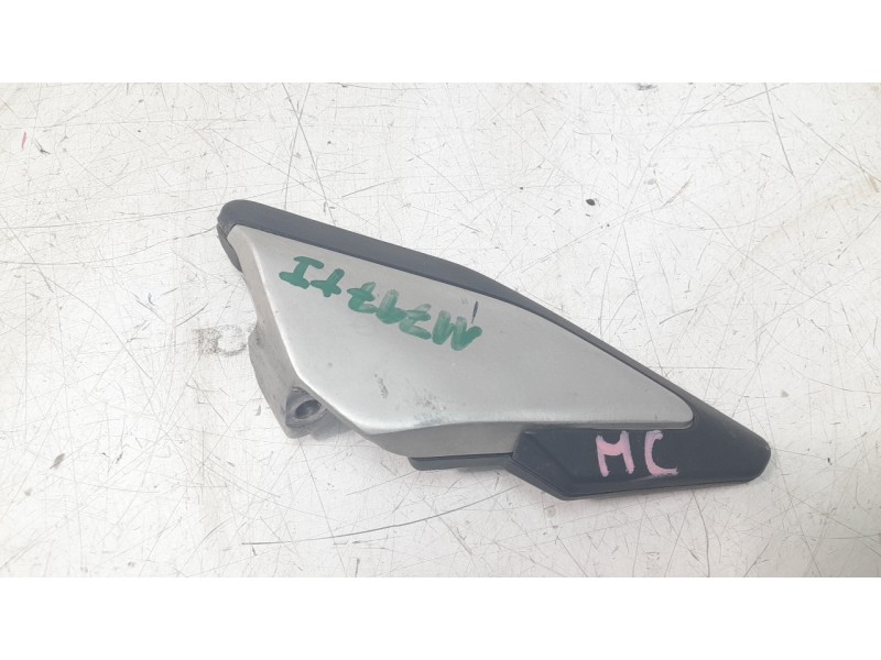 Recambio de estribera izquierda para honda pcx 125 referencia OEM IAM 50740K1ZJ10  