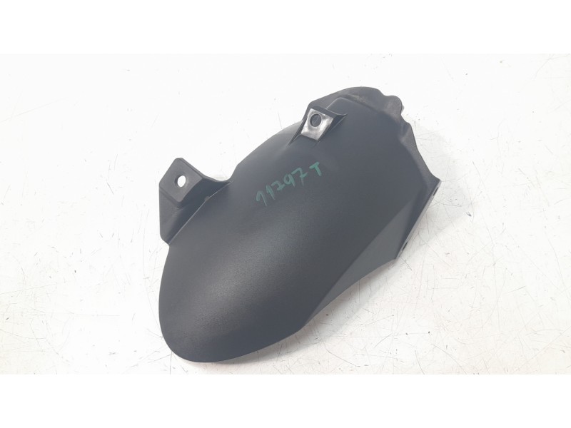 Recambio de guardabarros trasero para honda pcx 125 referencia OEM IAM 80101K1YD10  