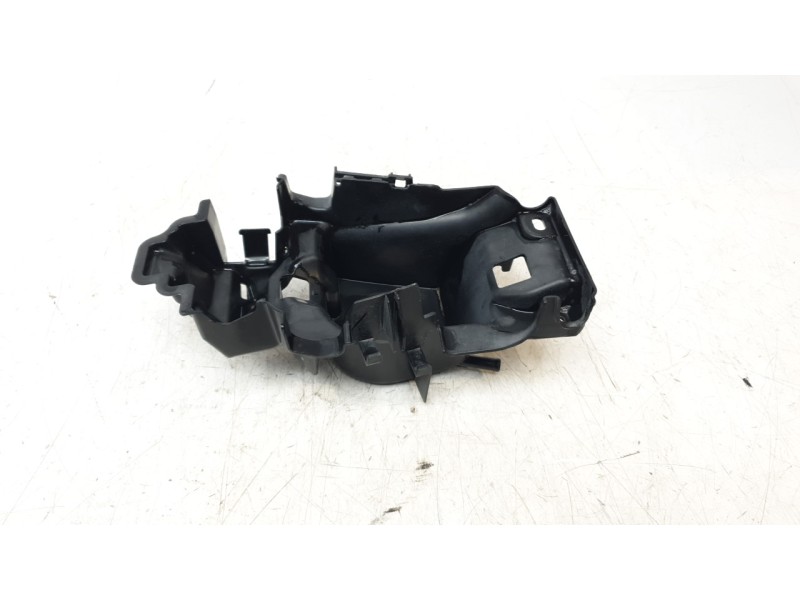 Recambio de moldura para honda pcx 125 referencia OEM IAM 17525K1ZJ10  