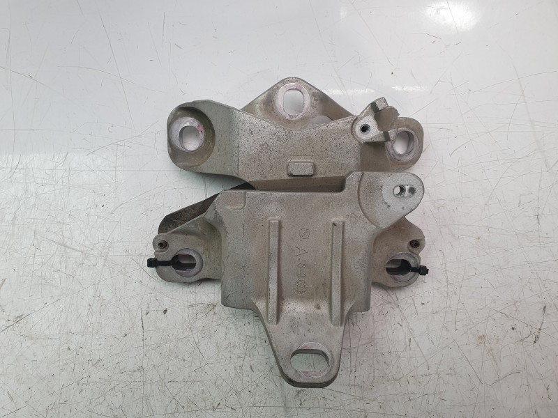 Recambio de soporte motor izquierdo para mazda 3 berlina (bp) evolution referencia OEM IAM BDNF39040B  