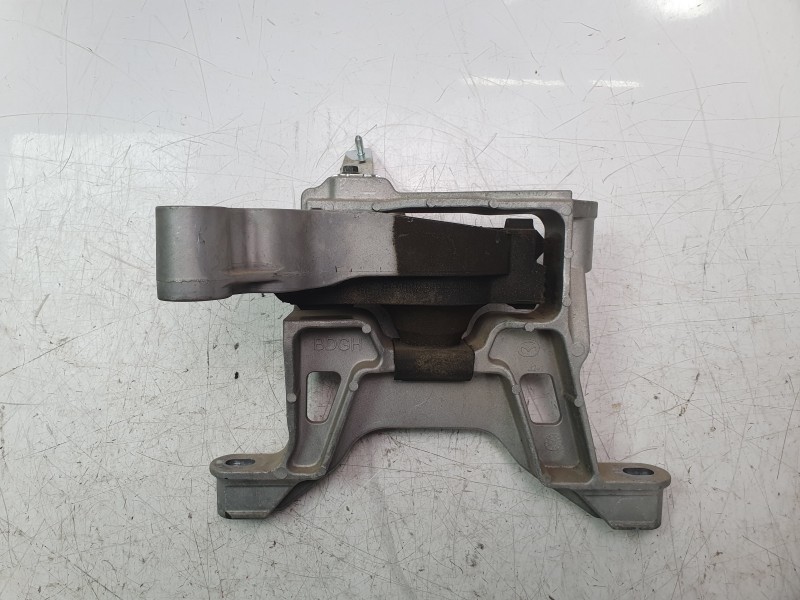 Recambio de soporte motor derecho para mazda 3 berlina (bp) evolution referencia OEM IAM BDNG39060B  