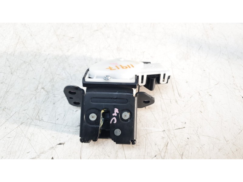 Recambio de cerradura maletero / porton para mazda 3 berlina (bp) evolution referencia OEM IAM BDMT62310  