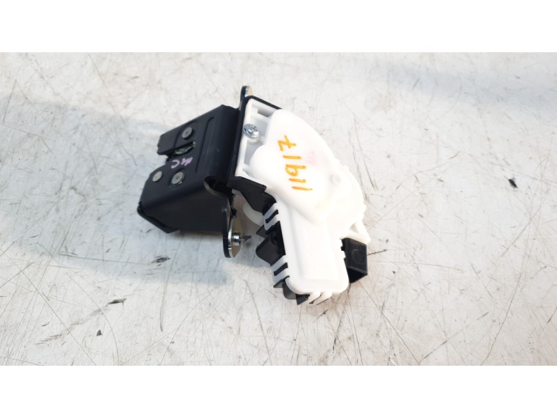 Recambio de cerradura maletero / porton para mazda 3 berlina (bp) evolution referencia OEM IAM BDMT62310  