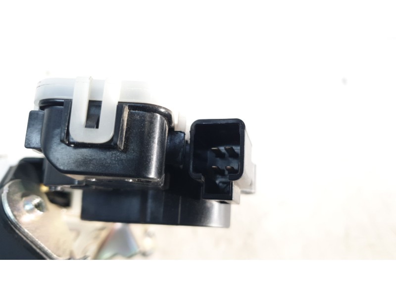 Recambio de cerradura maletero / porton para mazda 3 berlina (bp) evolution referencia OEM IAM BDMT62310  