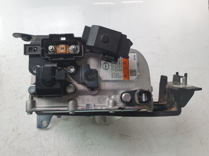 Recambio de inversor para mazda 3 berlina (bp) evolution referencia OEM IAM BDMC67ZD3E  