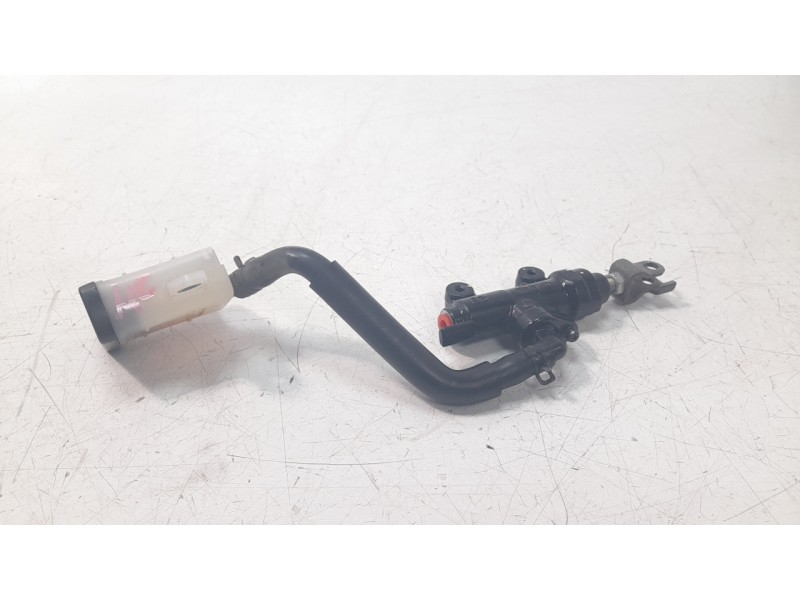 Recambio de bomba freno trasera para honda cbr 650r cbr 650r referencia OEM IAM 43510MKND51  