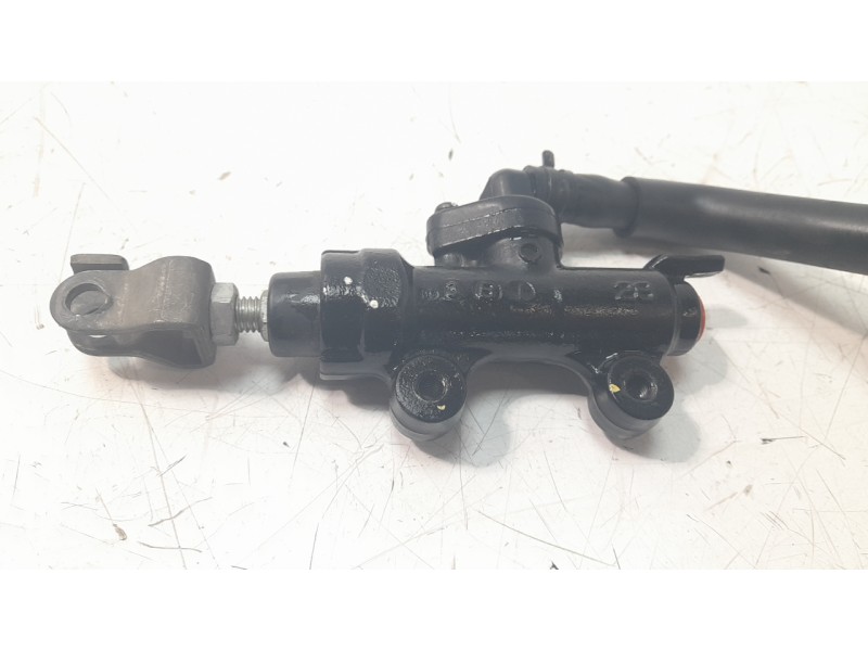 Recambio de bomba freno trasera para honda cbr 650r cbr 650r referencia OEM IAM 43510MKND51  