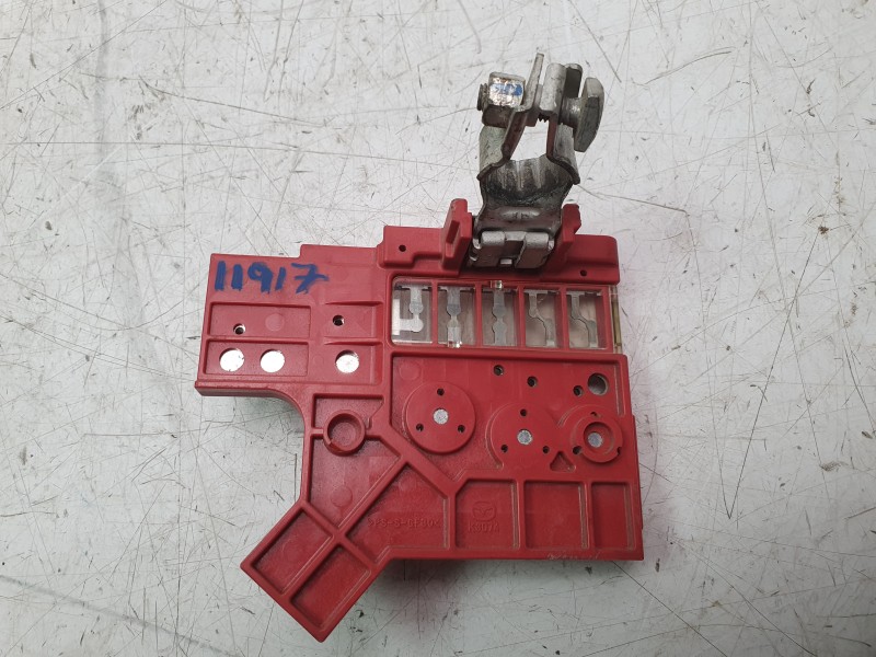 Recambio de caja reles / fusibles para mazda 3 berlina (bp) evolution referencia OEM IAM K3074  