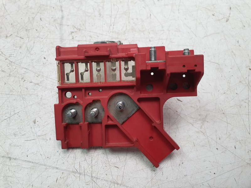 Recambio de caja reles / fusibles para mazda 3 berlina (bp) evolution referencia OEM IAM K3074  