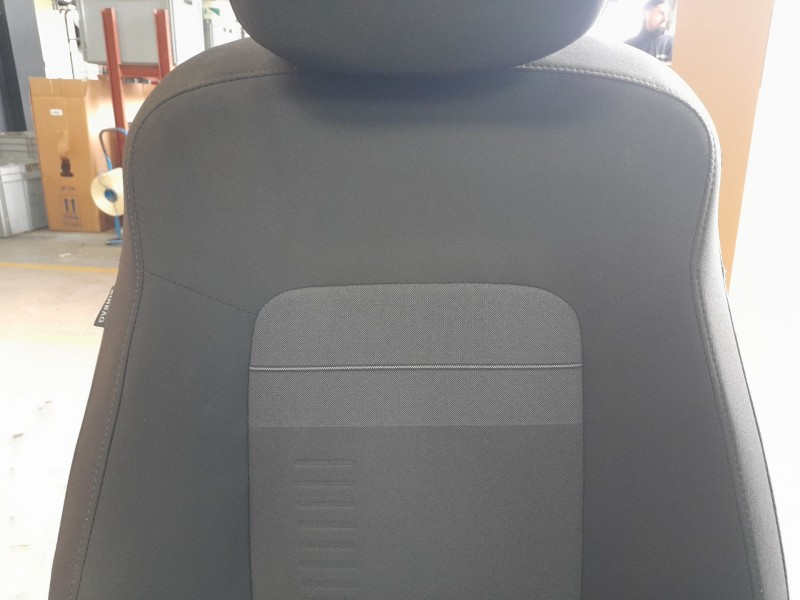 Recambio de asiento delantero derecho para hyundai bayon 1.2 mpi 79 cv maxx (2024) referencia OEM IAM 88260Q0040B6B  