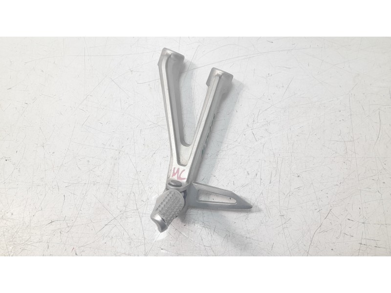 Recambio de estribera izquierda para honda cbr 650r cbr 650r referencia OEM IAM 50760MKND50  