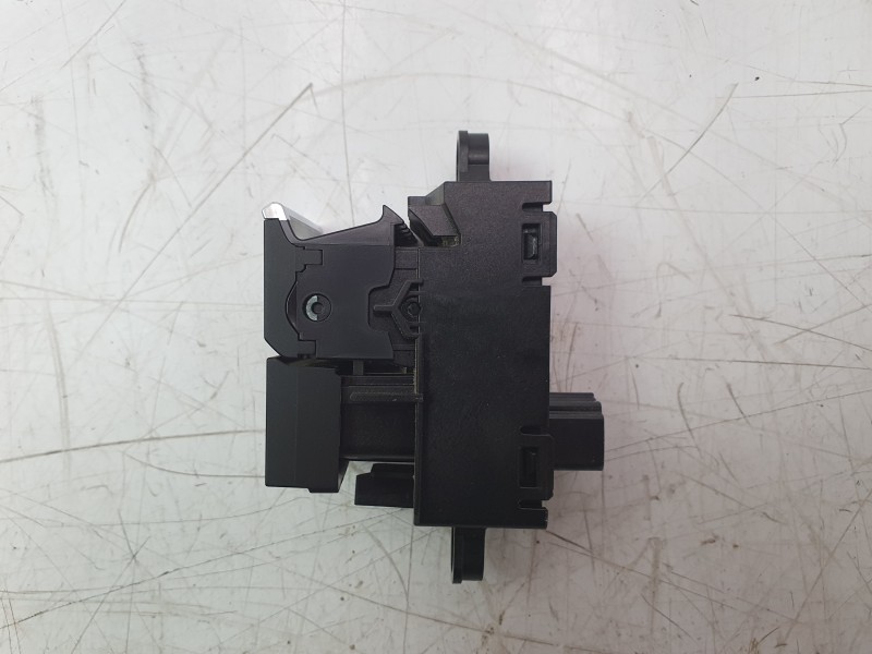 Recambio de palanca freno para mazda 3 berlina (bp) evolution referencia OEM IAM BDGF66EP0A  