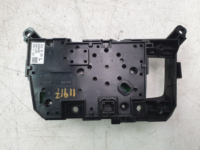 Recambio de mando multifuncion para mazda 3 berlina (bp) evolution referencia OEM IAM BDGF66CM0  