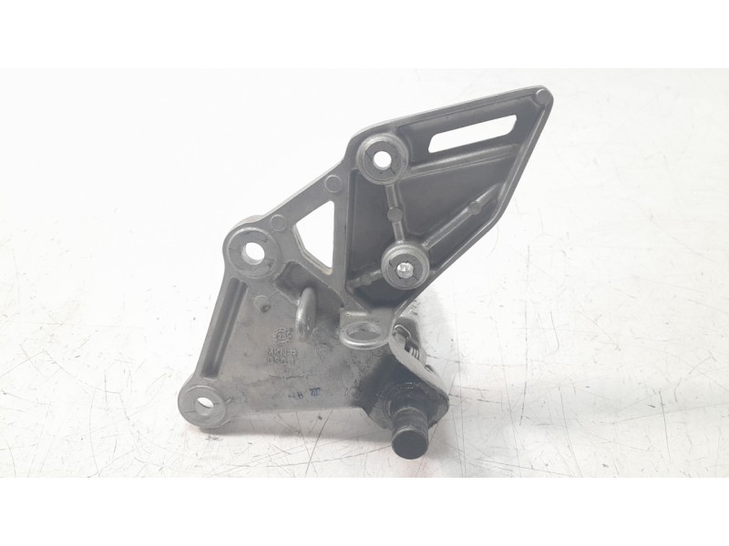 Recambio de estribera derecha para honda cbr 650r cbr 650r referencia OEM IAM 50600MKND50  