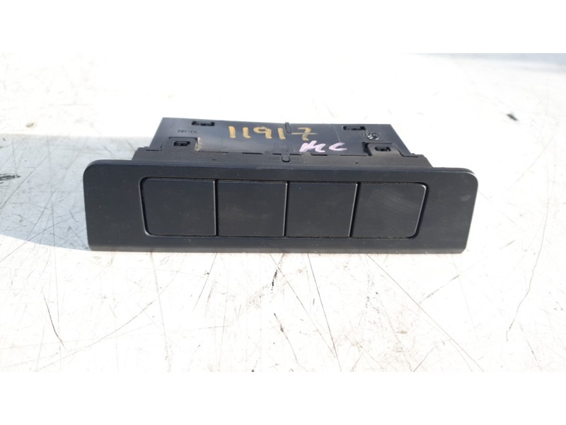 Recambio de moldura para mazda 3 berlina (bp) evolution referencia OEM IAM BCKN66180  