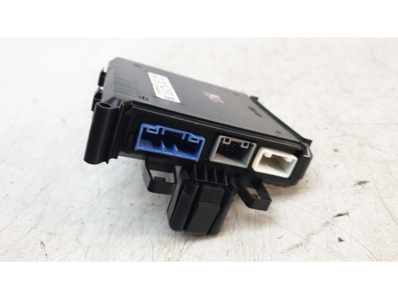 Recambio de modulo electronico para mazda 3 berlina (bp) evolution referencia OEM IAM D41S675Z0  