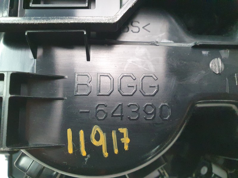 Recambio de cenicero para mazda 3 berlina (bp) evolution referencia OEM IAM BDGG64390  