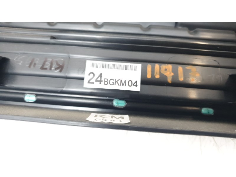 Recambio de aireador para mazda 3 berlina (bp) evolution referencia OEM IAM 24BGKM04  