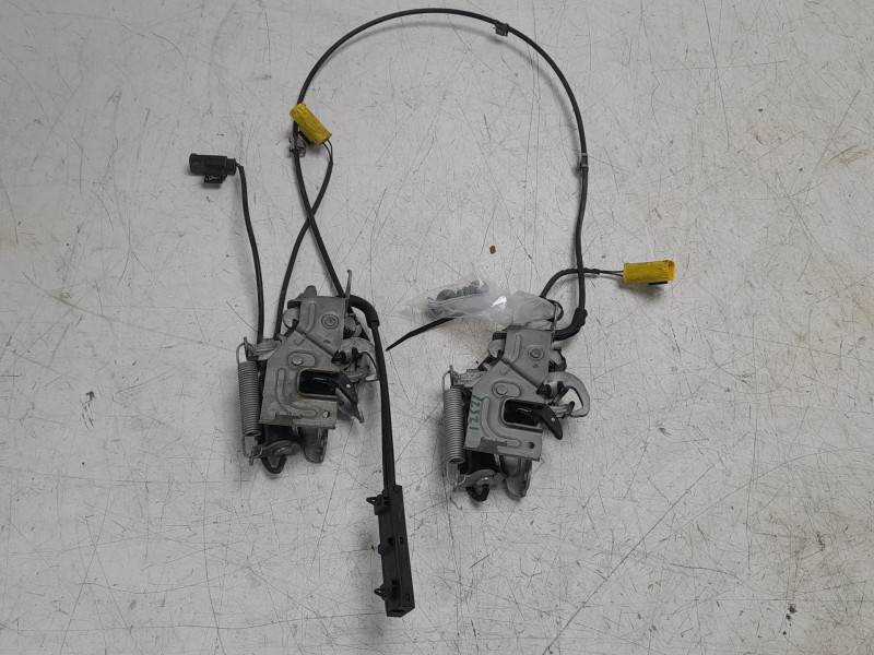 Recambio de cerradura capo para bmw 1 (f40) 118 d referencia OEM IAM 51237468349  