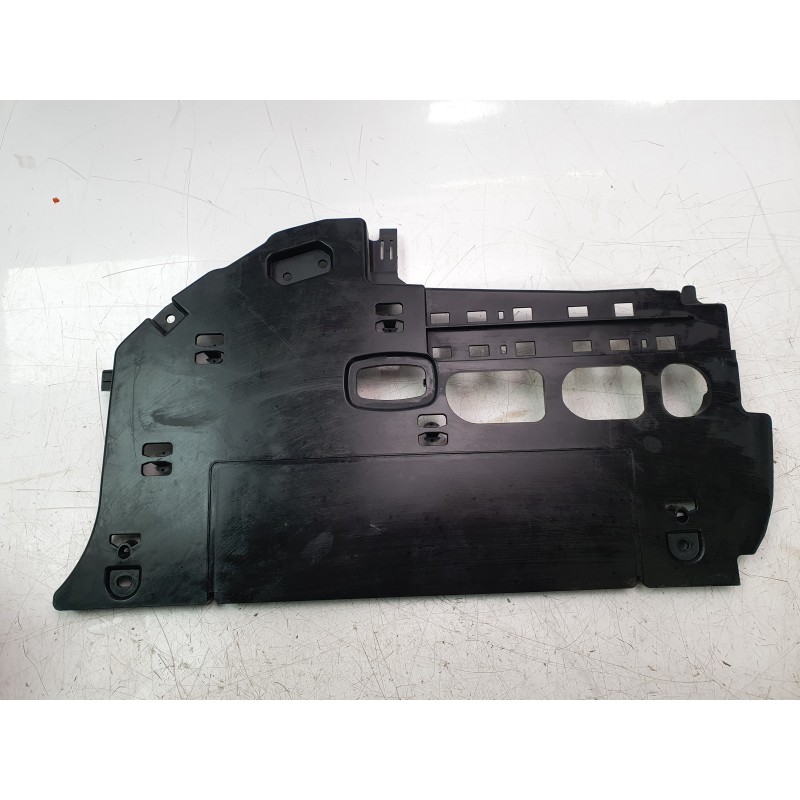 Recambio de moldura para mercedes-benz clase a (bm 177) a 200 (177.087) referencia OEM IAM A1776800600  