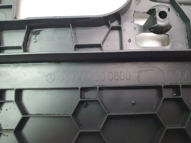 Recambio de moldura para mercedes-benz clase a (bm 177) a 200 (177.087) referencia OEM IAM A1776800600  