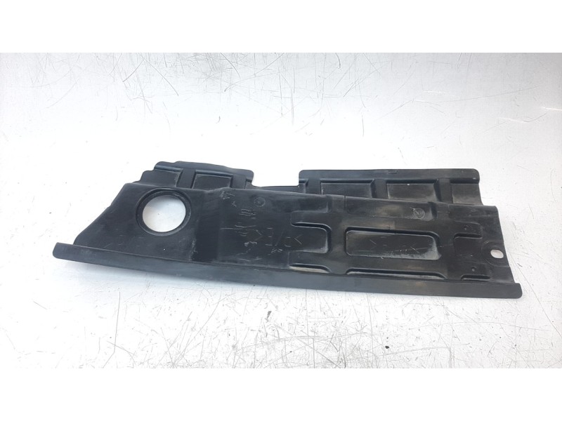 Recambio de molduras delanteras para renault captur ii techno referencia OEM IAM 748U74515R  