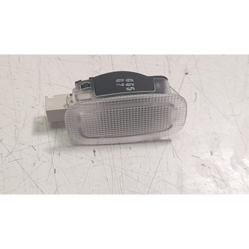 Recambio de luz interior para mercedes-benz clase gl (x166) gl 350 bluetec 4matic (166.824) referencia OEM IAM A0028202101  