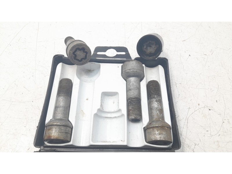 Recambio de juego tornillos de rueda para mercedes-benz clase gl (x166) gl 350 bluetec 4matic (166.824) referencia OEM IAM B6647