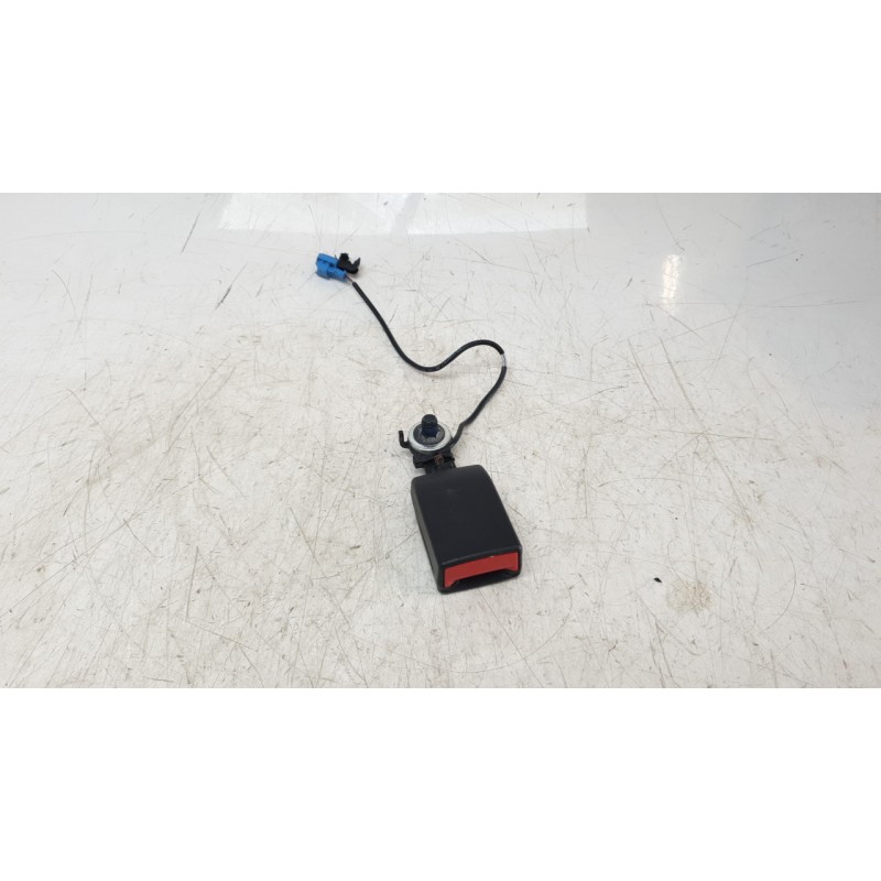 Recambio de enganche cinturon trasero derecho para mercedes-benz clase gl (x166) gl 350 bluetec 4matic (166.824) referencia OEM 