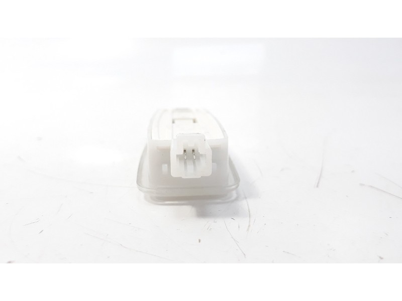 Recambio de luz interior para audi a1 sportback (8xf) attracted referencia OEM IAM 8H0947105  