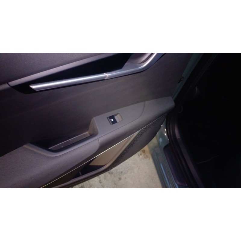 Recambio de mando elevalunas trasero izquierdo para kia niro ii (sg2) 1.6 gdi hybrid referencia OEM IAM   