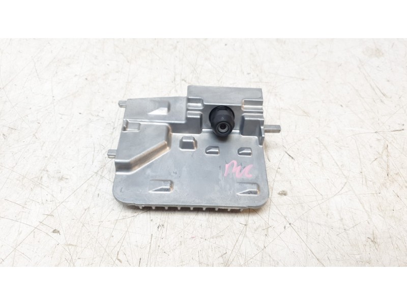 Recambio de camara vision trasera para toyota yaris cross hybrid 2wd active tech referencia OEM IAM 867900D140  