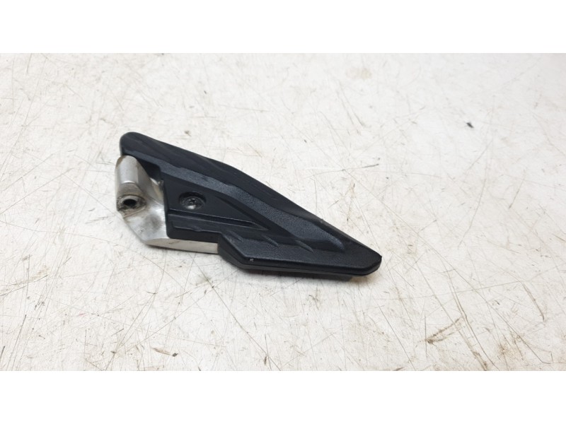 Recambio de estribera derecha para honda pcx 125 referencia OEM IAM 50730K1ZJ10  