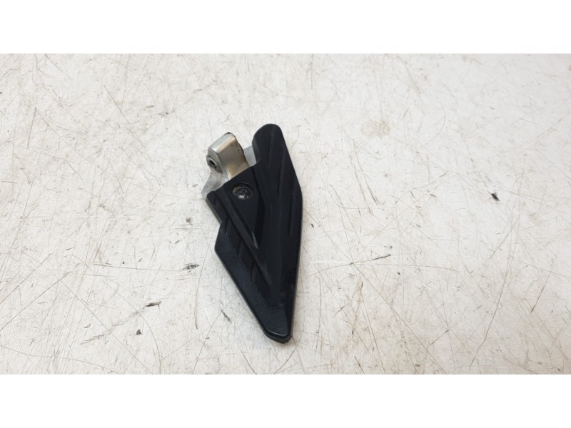 Recambio de estribera derecha para honda pcx 125 referencia OEM IAM 50730K1ZJ10  