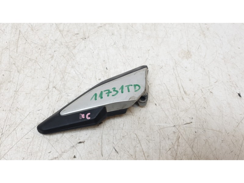 Recambio de estribera derecha para honda pcx 125 referencia OEM IAM 50730K1ZJ10  