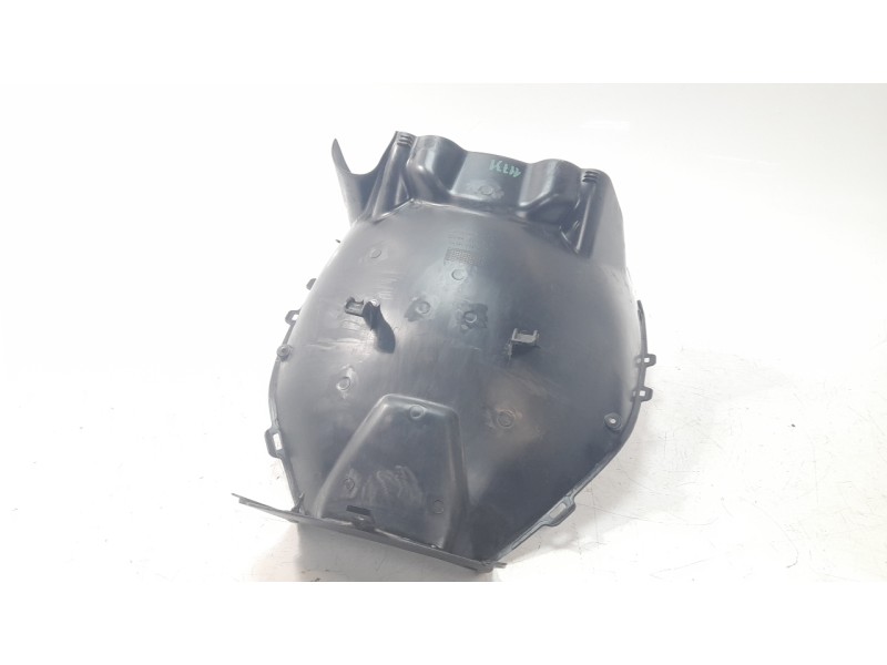 Recambio de moldura para honda pcx 125 referencia OEM IAM 64521K1ZJ10  