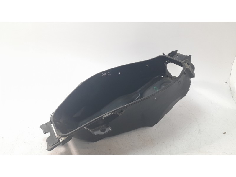Recambio de baul bajo asiento para honda pcx 125 referencia OEM IAM 81250K1ZJ10  