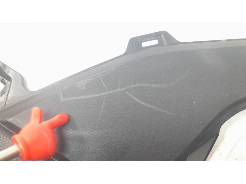 Recambio de moldura para honda pcx 125 referencia OEM IAM 64321K1ZJ10ZA  