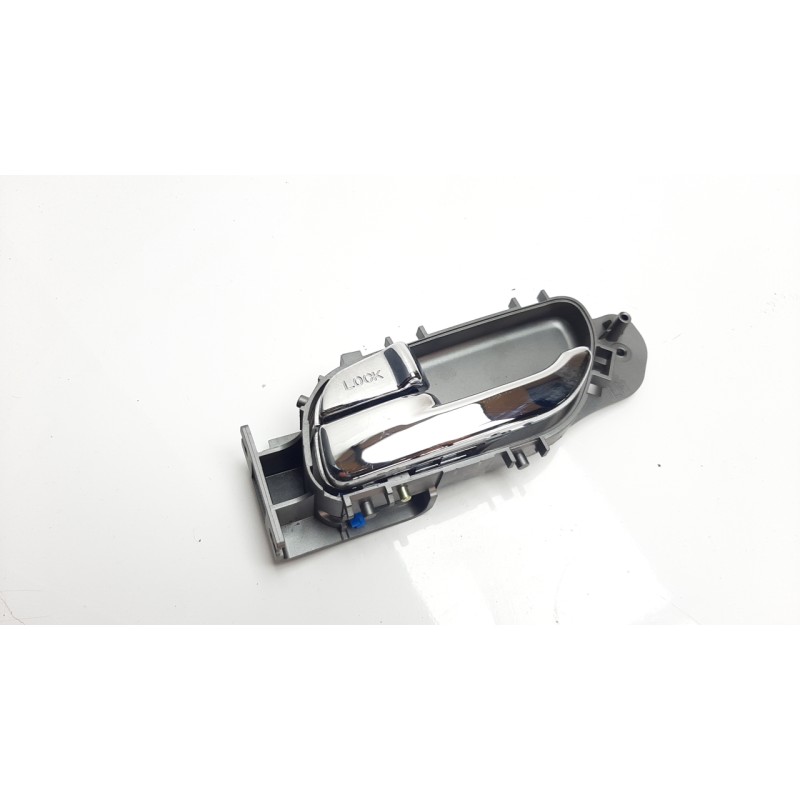 Recambio de maneta interior trasera izquierda para ssangyong rodius 2.0 td cat referencia OEM IAM 7241021000  