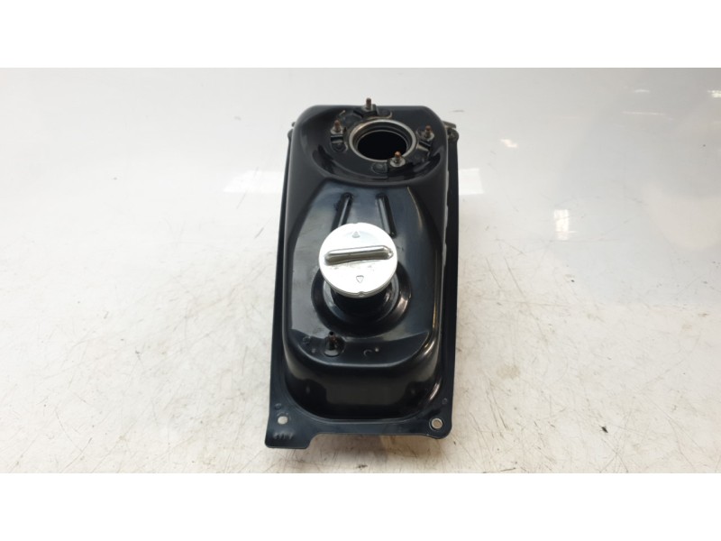 Recambio de deposito combustible para honda pcx 125 referencia OEM IAM 17510K1ZJ10  