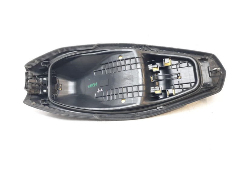 Recambio de asiento delantero para honda pcx 125 referencia OEM IAM 77200K1ZJ10ZC  