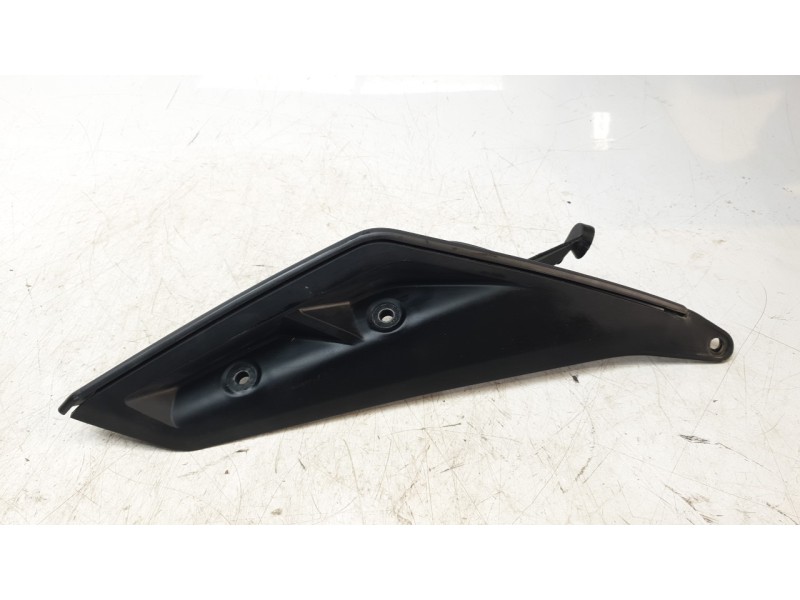 Recambio de moldura para ktm 125 duke 125 duke referencia OEM IAM 93008039000KC  